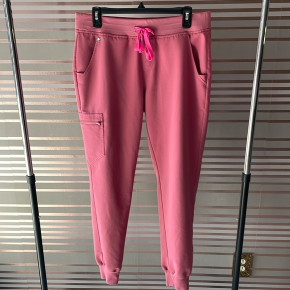 Figs Pants - Women’s size medium Figs Technical Collection Scrub Bottoms, Pink Joggers